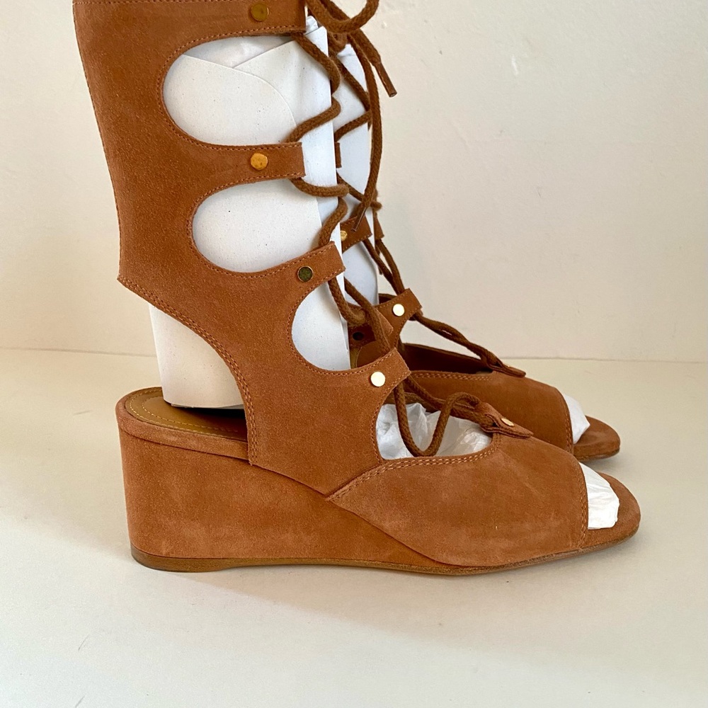 NWT CHLOE TAN SUEDE LACE UP WEDGE RUNWAY GLADIATOR SANDAL - Picture 10 of 16
